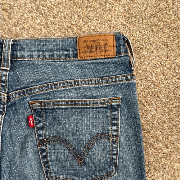 Women’s Levi’s Straight 505 Jean - Picture 4 of 4